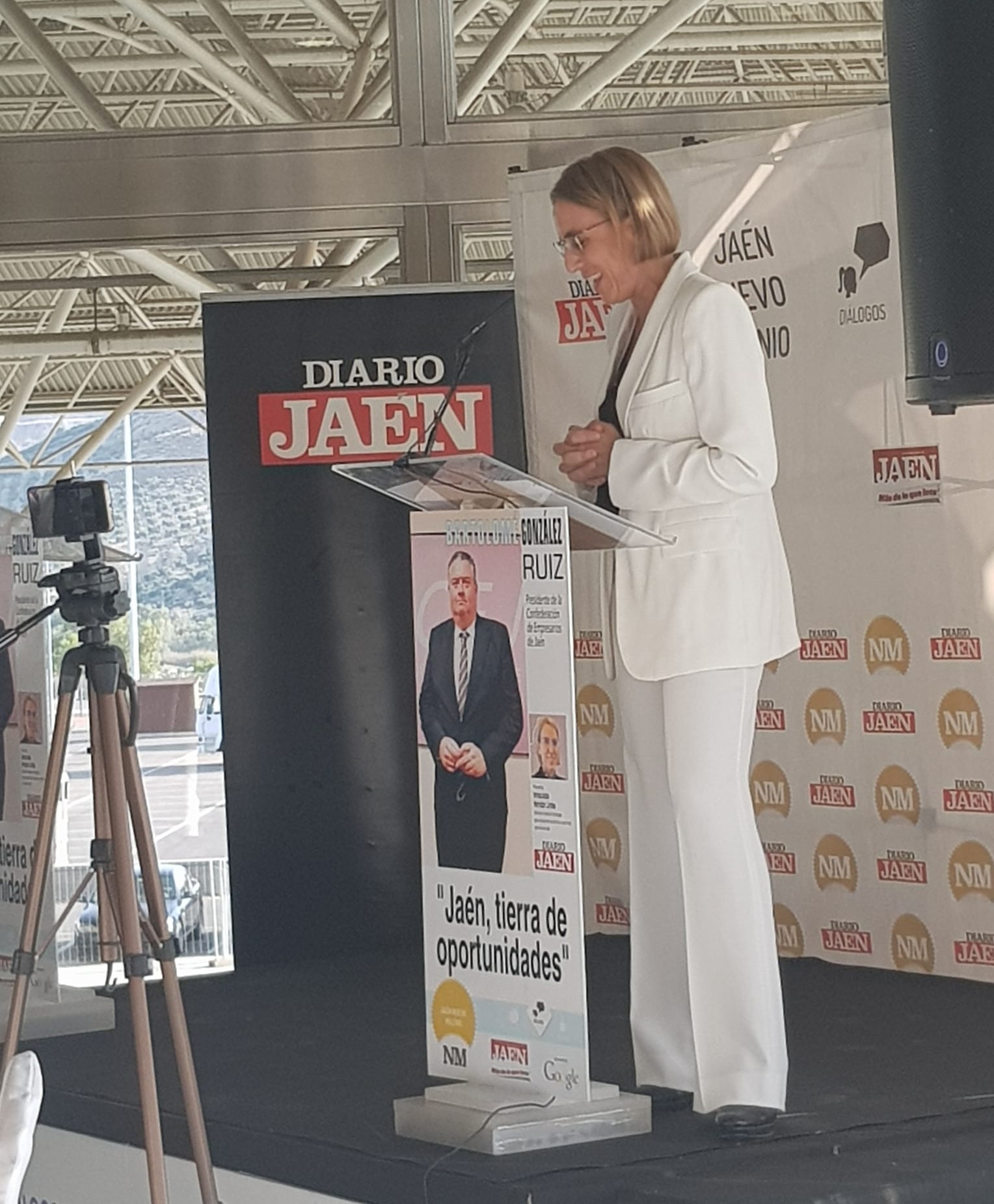 Presentación realizada al Presidente de la Confederación de Empresarios de Jaén en DIÁLOGOS “JAÉN NUEVO MILENIO” (07/10/2022)