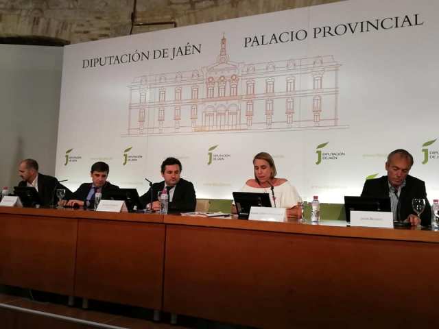 Diálogo (30 de mayo): Situación española de territorios inteligentes. Ponente: E. Martínez (SEGITTUR). Dialogan: R. Ferri (Ayto. Valencia), I. Herrador (F. 