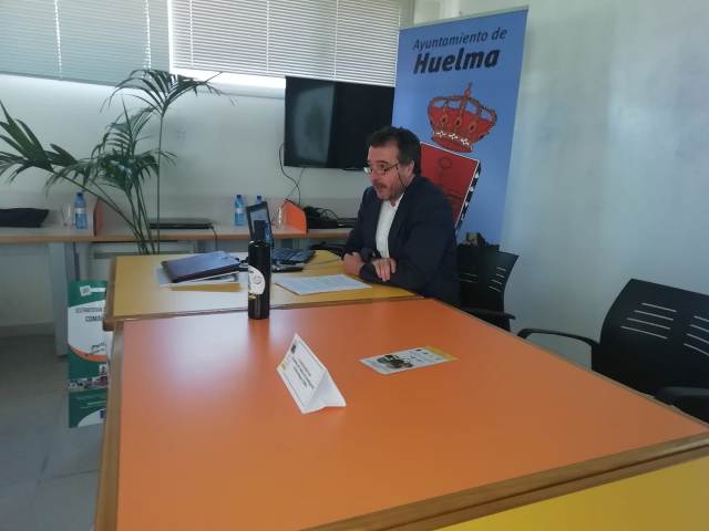 Ponencia: Instituciones comarcales públicas y privadas como generadoras de desarrollo socioeconómico en Sierra Mágina. Intervino Jorge González (CISMA)