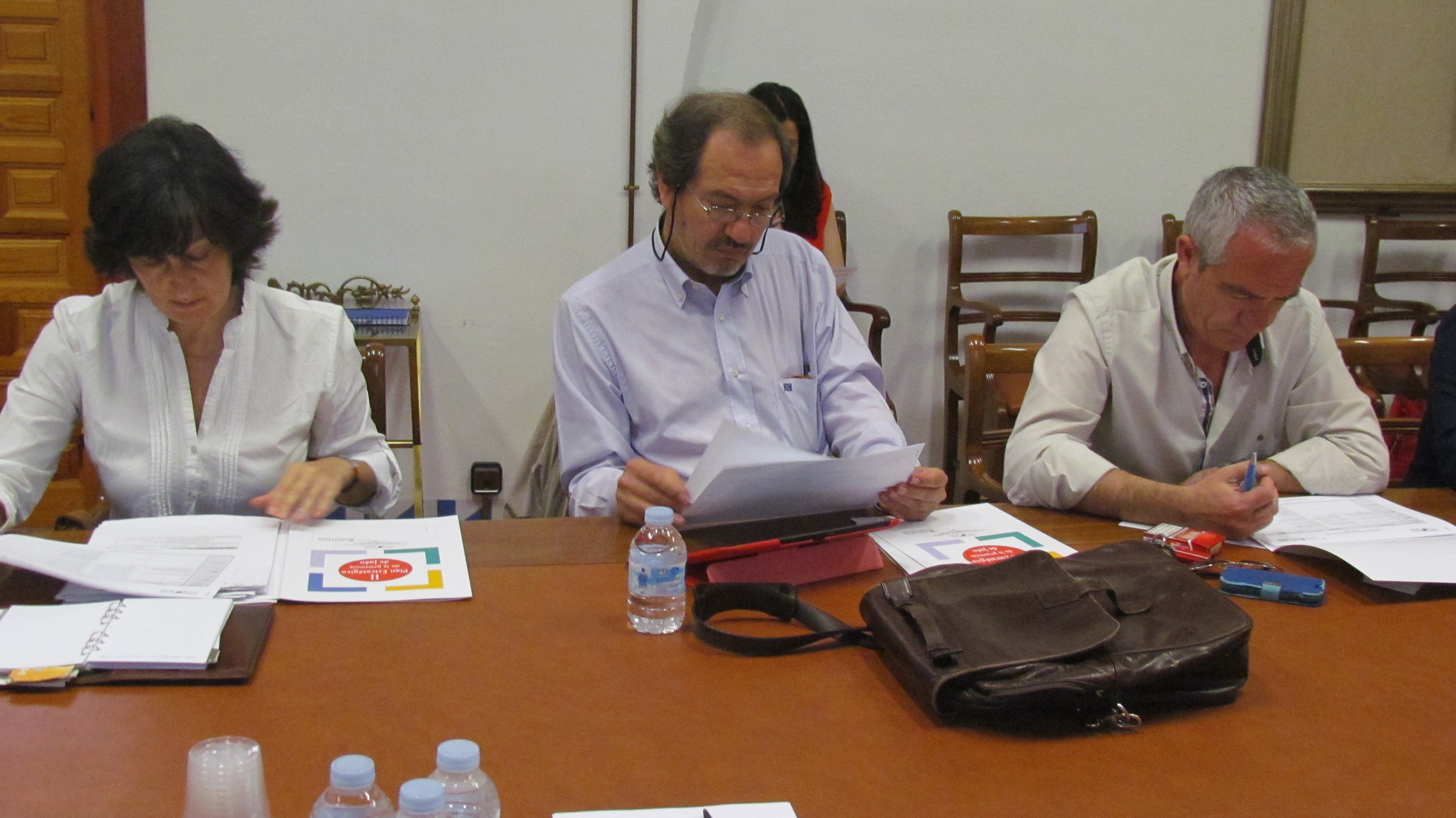 Susana León (CADE-Jaén), Juan Manuel García (Agencia IDEA) y Eduardo Bueno (IMEFE)