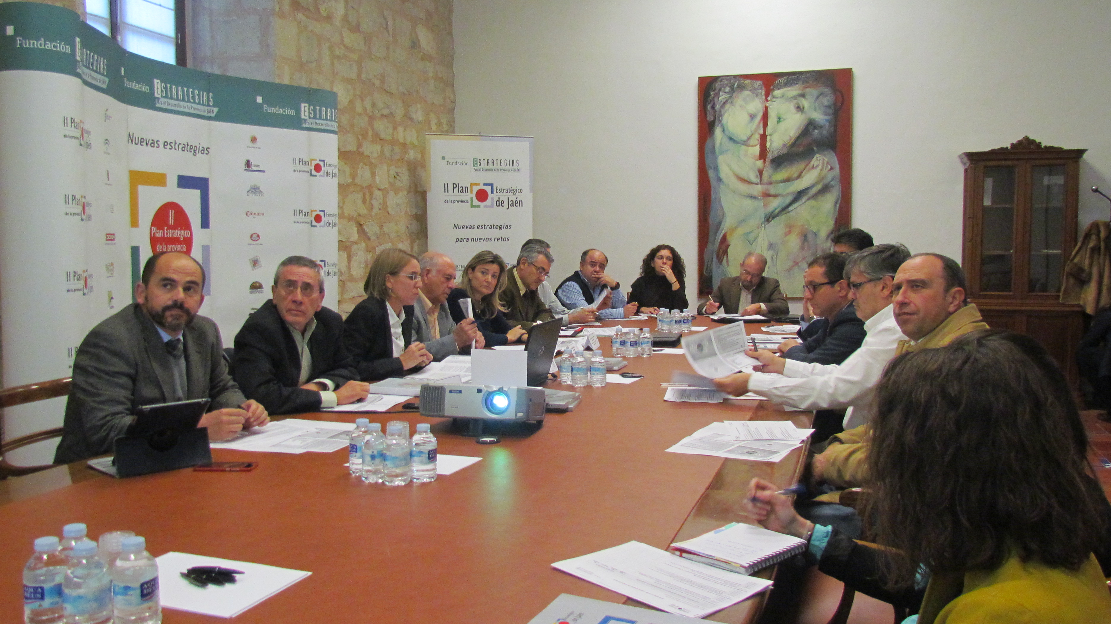 Miembros de la comisión de seguimiento e impulso de la Estrategia 6 durante la reunión