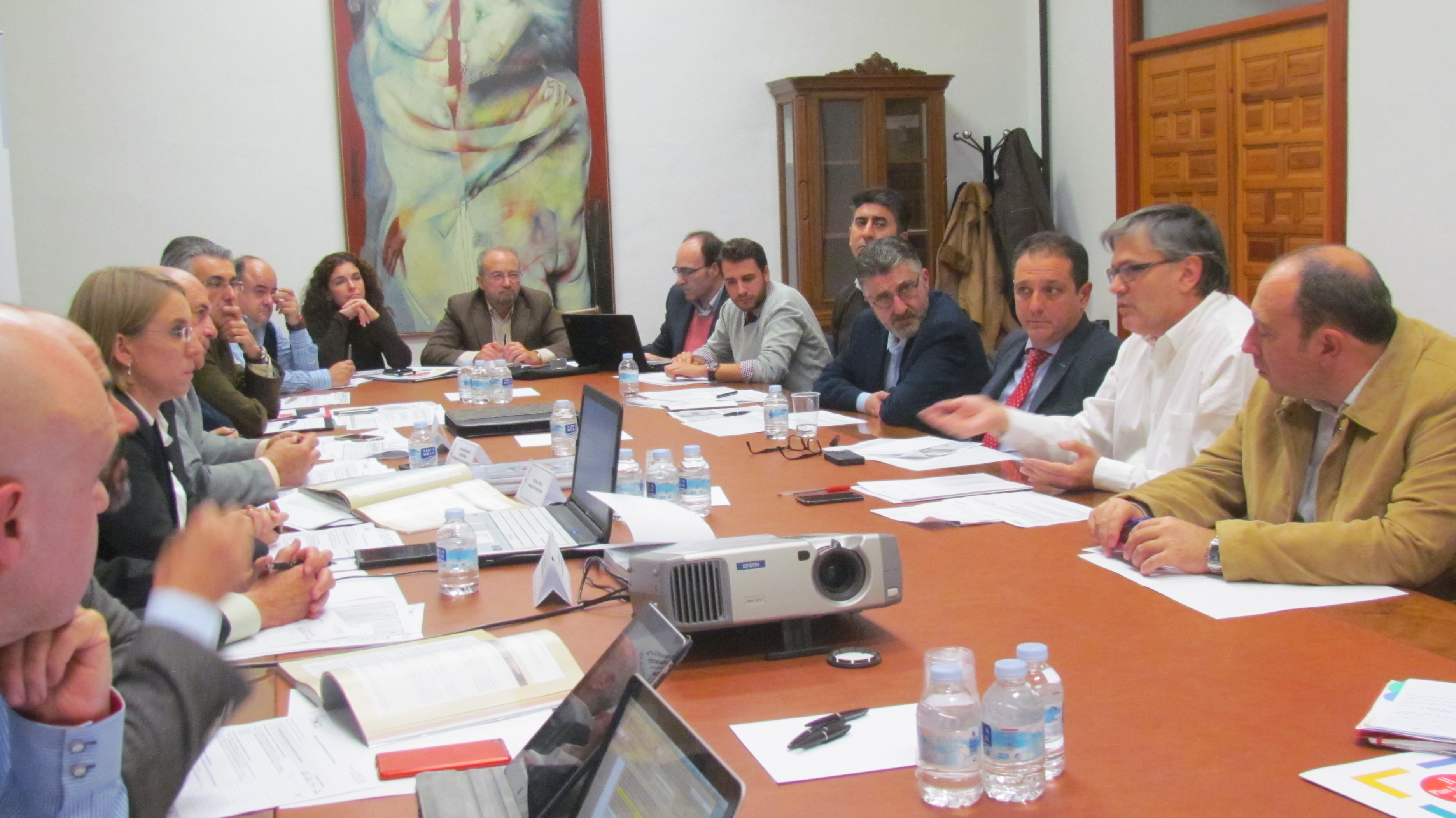 Miembros de la Comisión de seguimiento e impulso de la Estrategia 6 durante la reunión