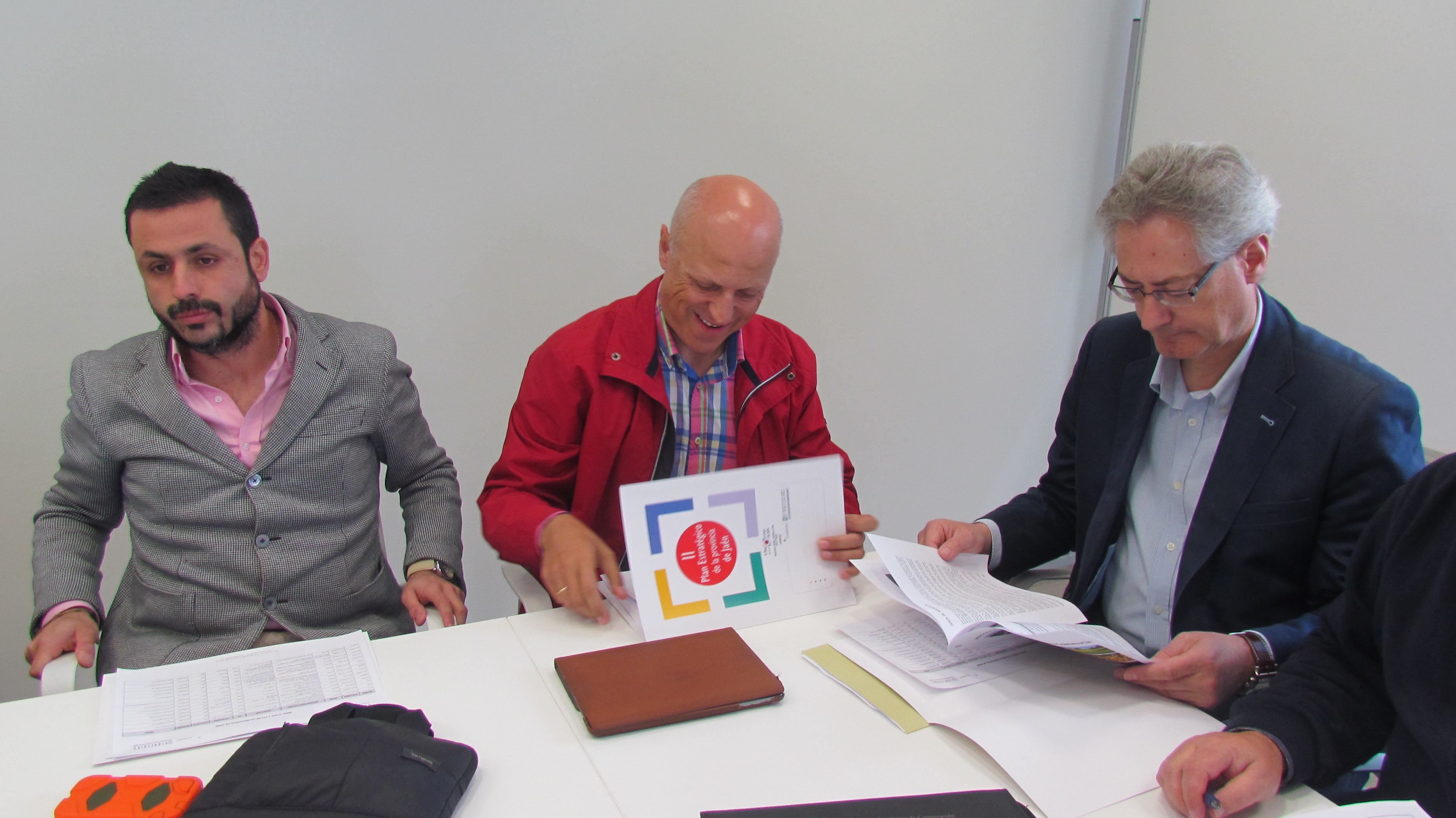 José Antonio Jiménez (CTAER), Javier Collado (GDR Sierra Sur) y José Antonio García (IFAPA)