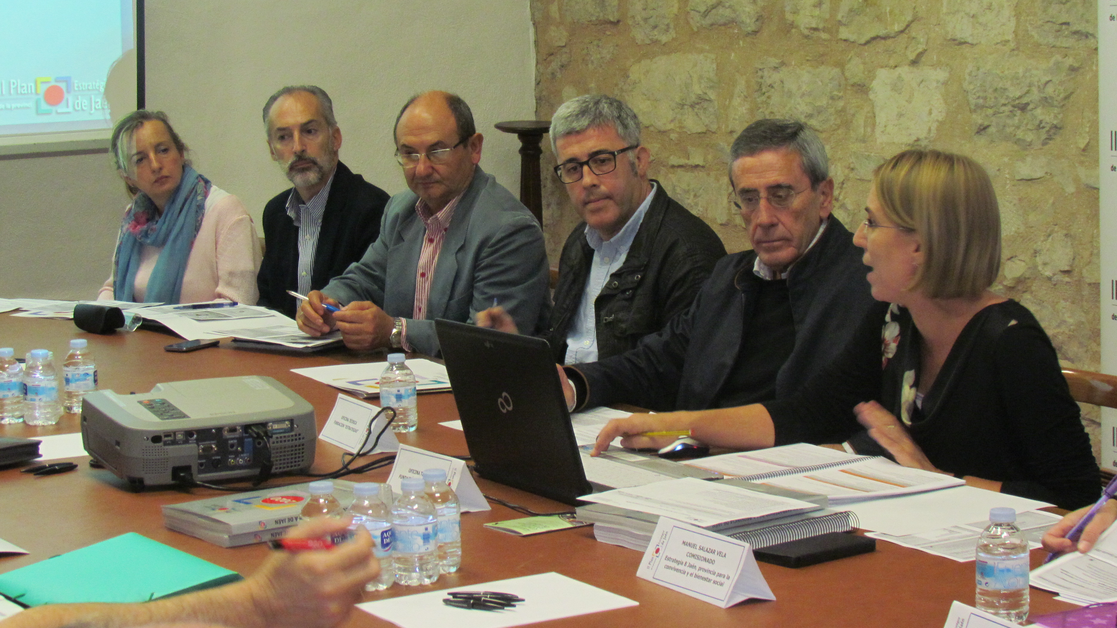 E. Fernández (CES), J. A. Blanca (Del. Gobierno), J. L. Valentín (Del. Empleo), J. M. Alarcón (IAM), A. Martín Mesa e I. Herrador (Fundación Estrategias)