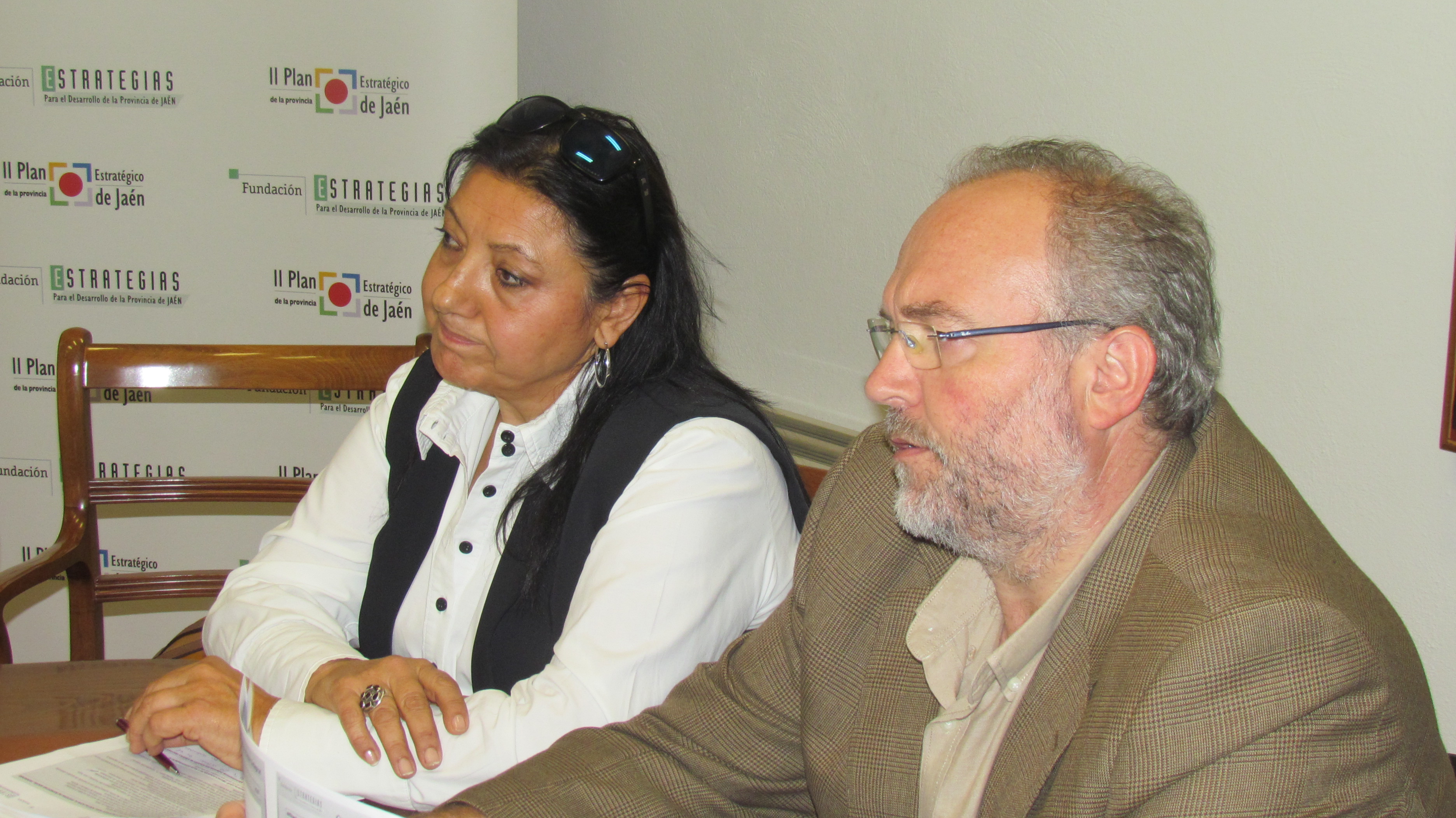 María del Carmen Carrillo (Sinando Kalí) y Manuel Gabriel Pérez (Diputación)