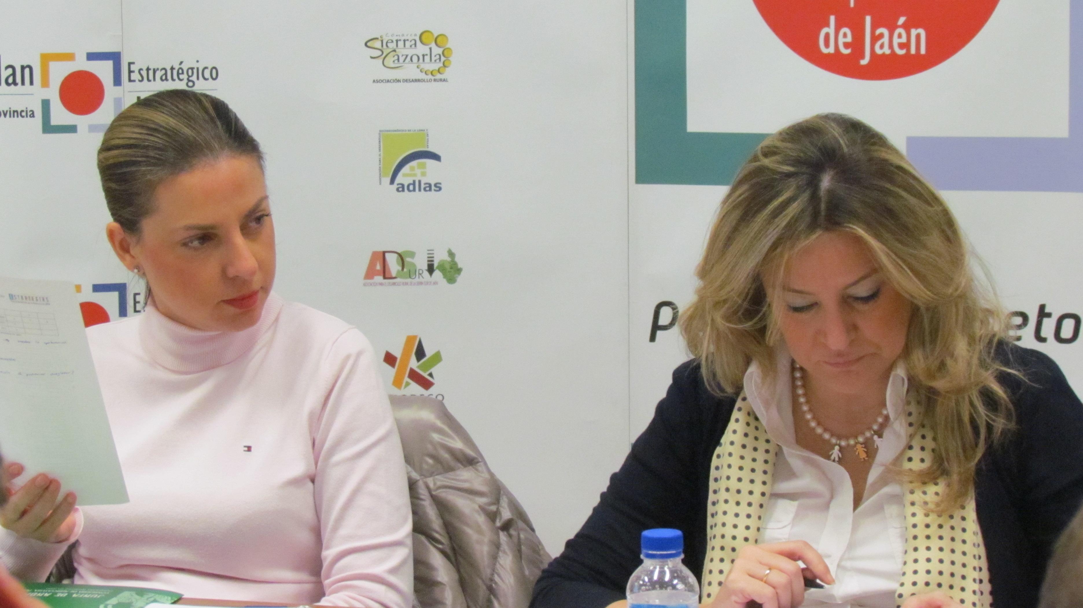 La Comisionada, Irene Sabalete Ortega, y la Secretaria, Cristina de Toro Navero