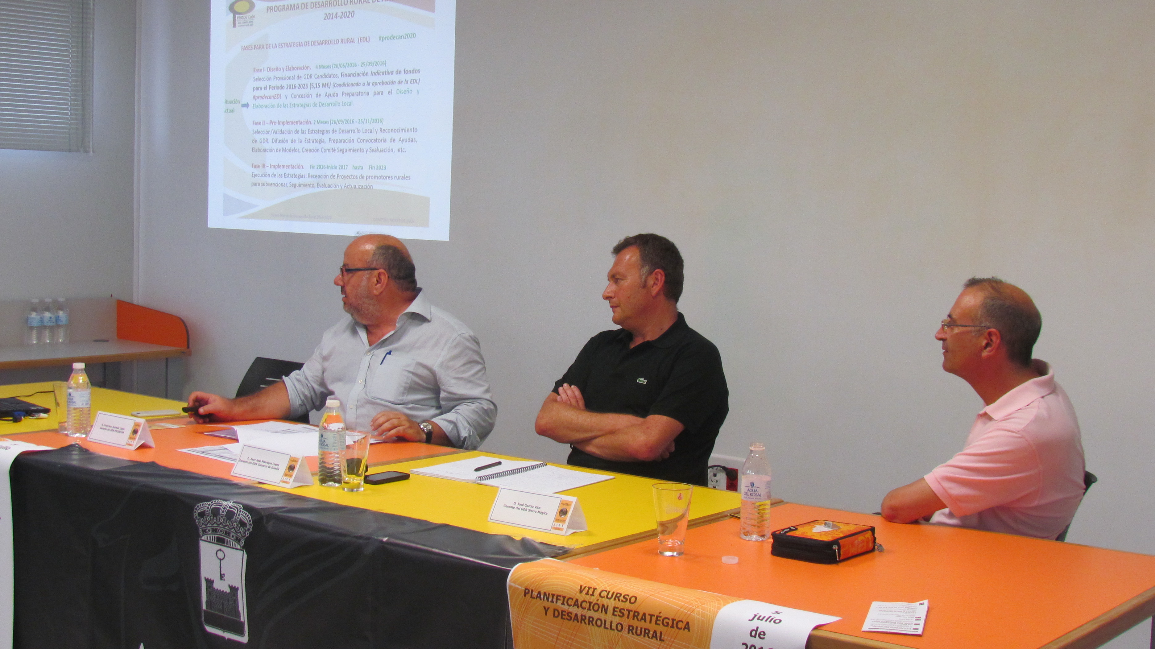 Mesa redonda con los gerentes de los GDRs de las comarcas de Sierra Mágina, Guadix y Campiña Norte de Jaén (PRODECAN)