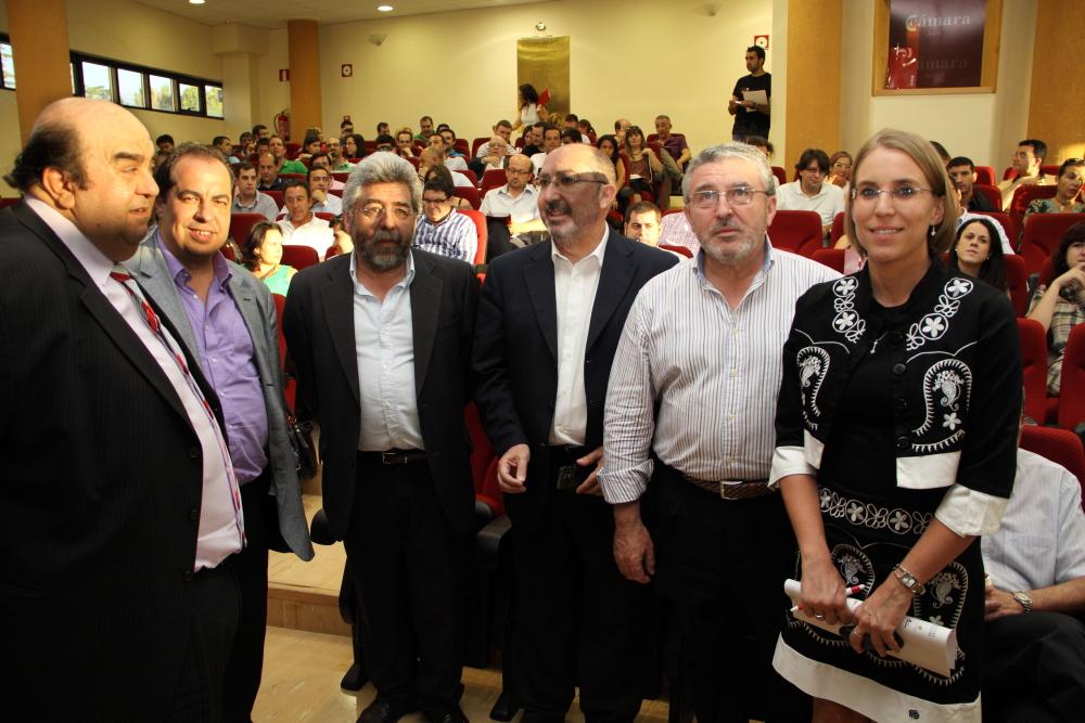 Momentos previos al inicio de la conferencia, en el Vivero de Empresas de la Cámara