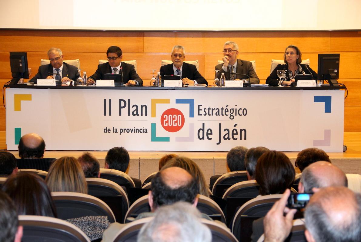 Mesa presidencial del acto de presentación del II Plan Estratégico