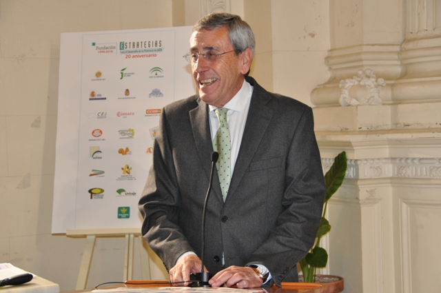 Intervención como conferenciante de Antonio Martín Mesa, Catedrático de Economía Aplicada