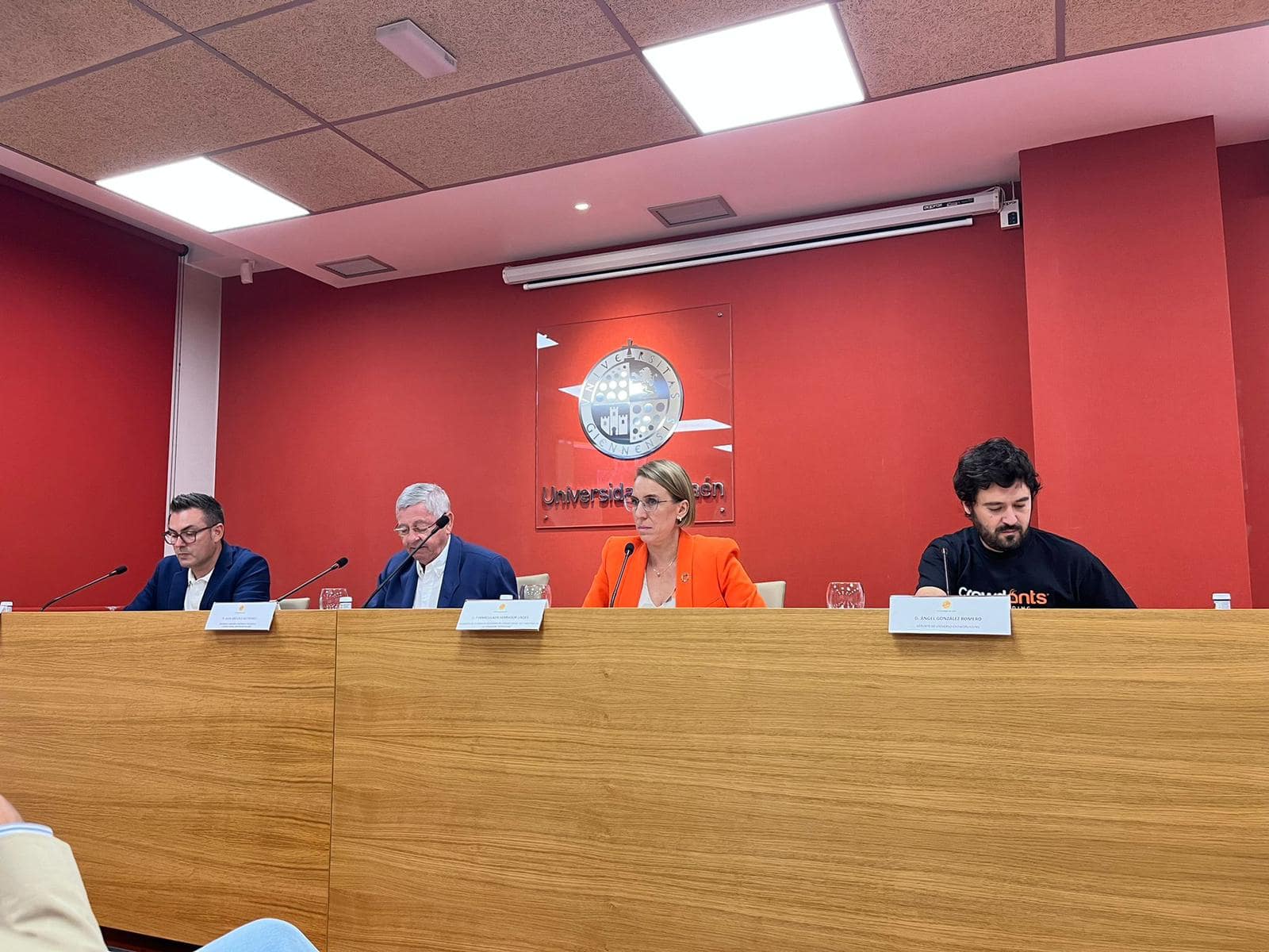 Participación en la mesa de diálogo dentro de la “Jornada del Informe sobre Financiación Participativa (Crowfunding) en España 2021